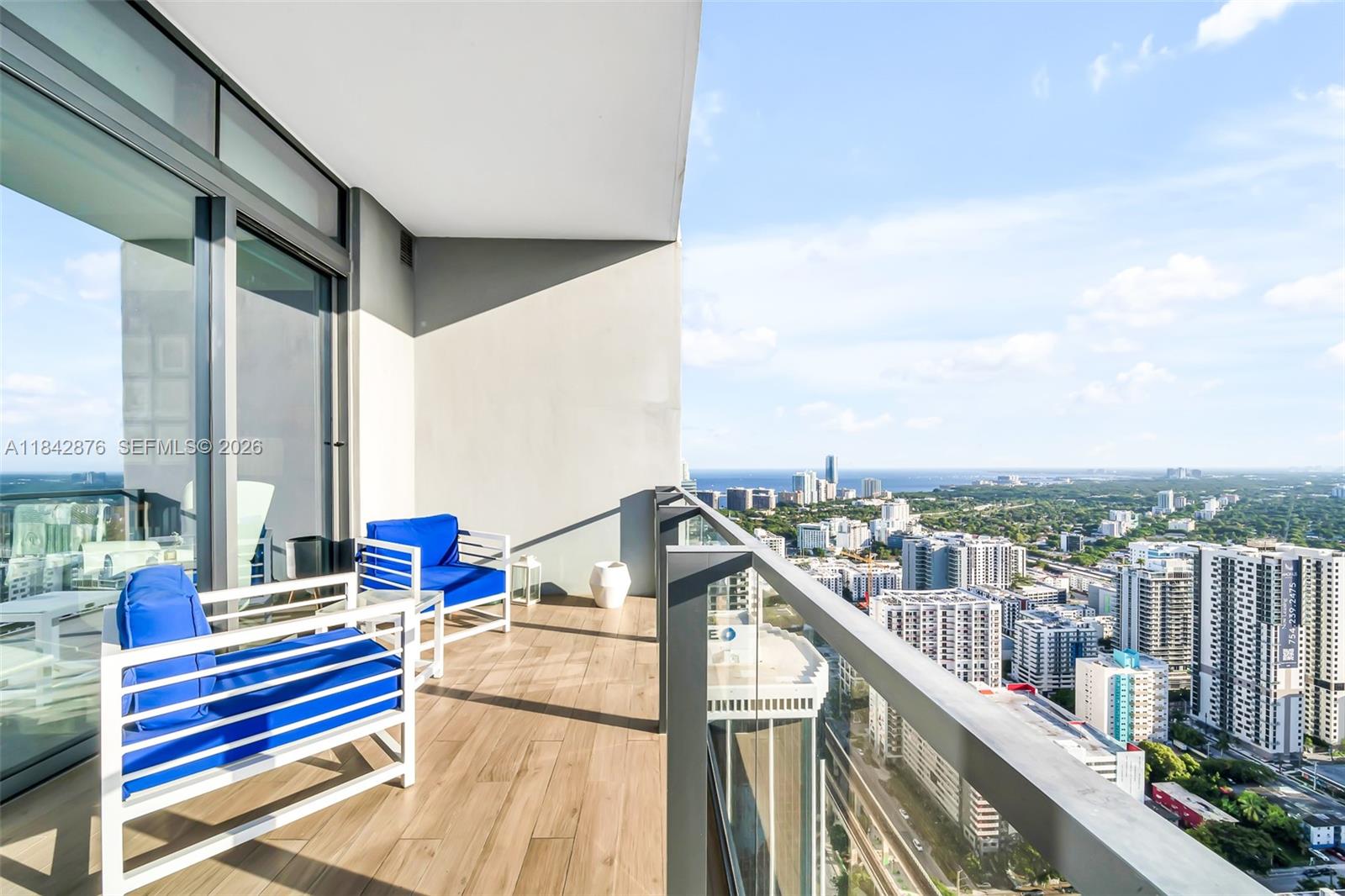 RISE CONDO - Residential