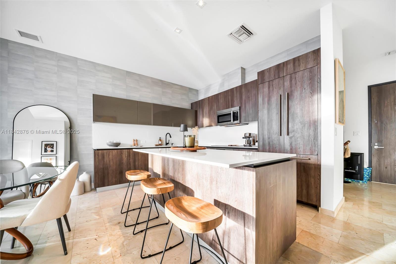 RISE CONDO - Residential