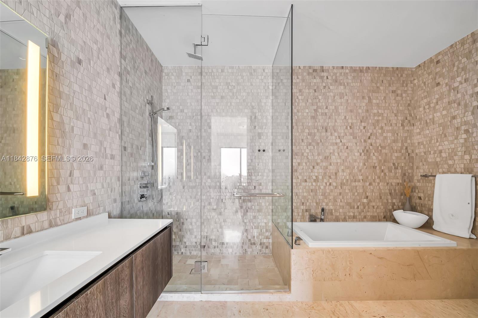 RISE CONDO - Residential