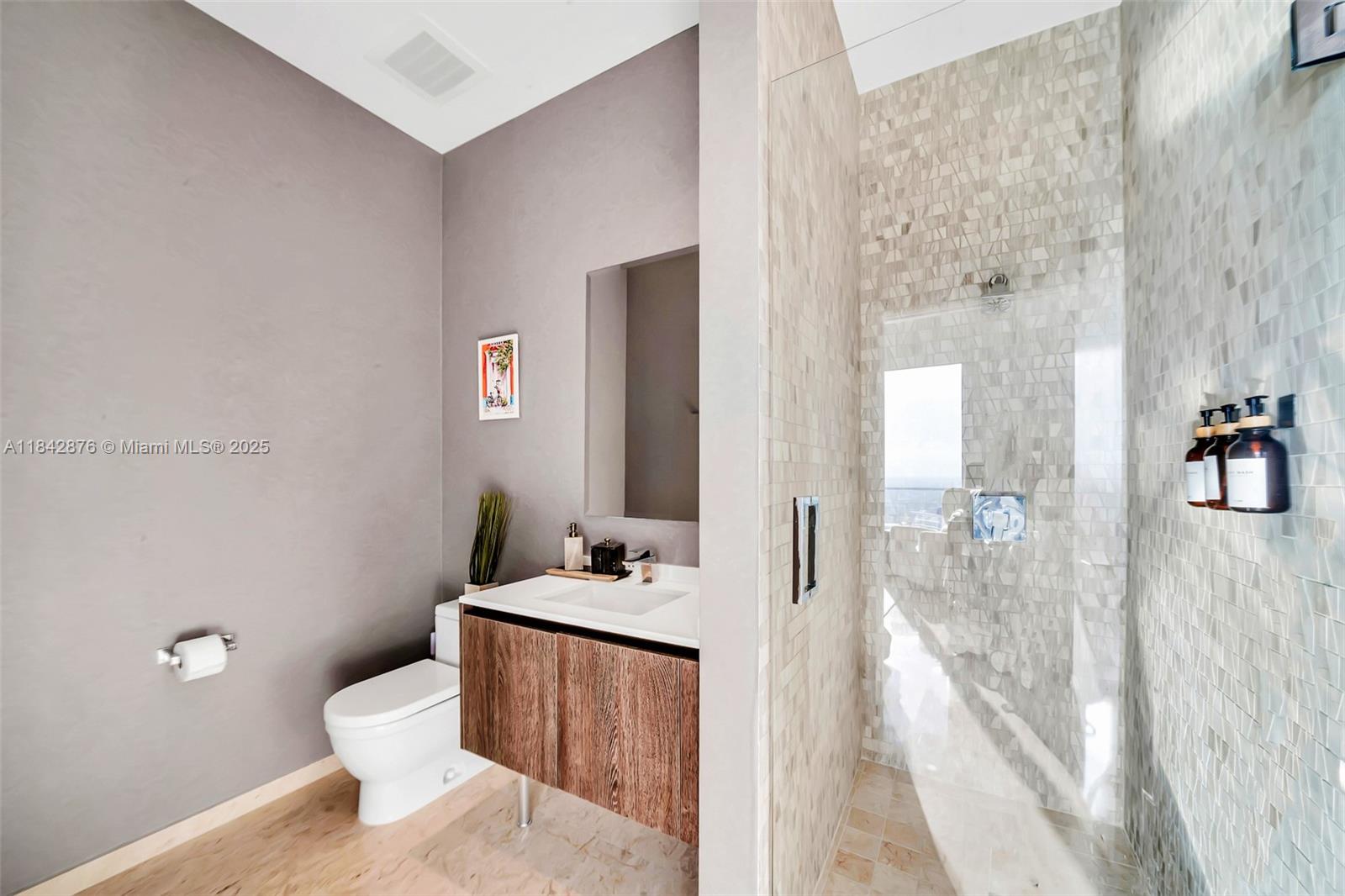 RISE CONDO - Residential