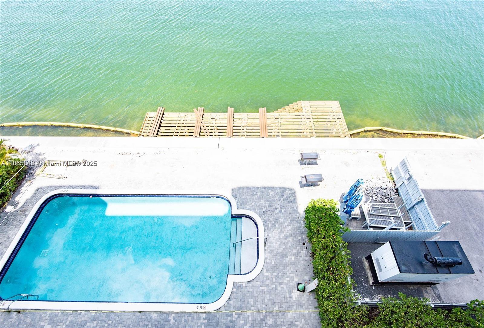 THE ISLANDER CLUB CONDO - Residential