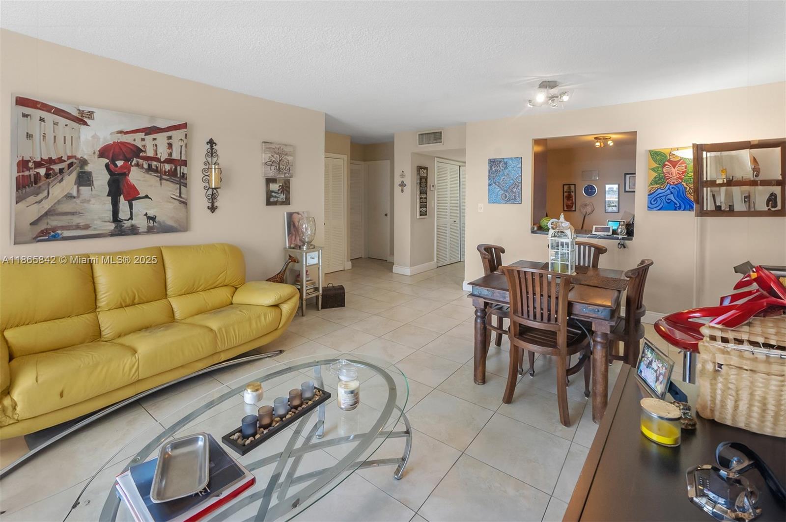 THE ISLANDER CLUB CONDO - Residential