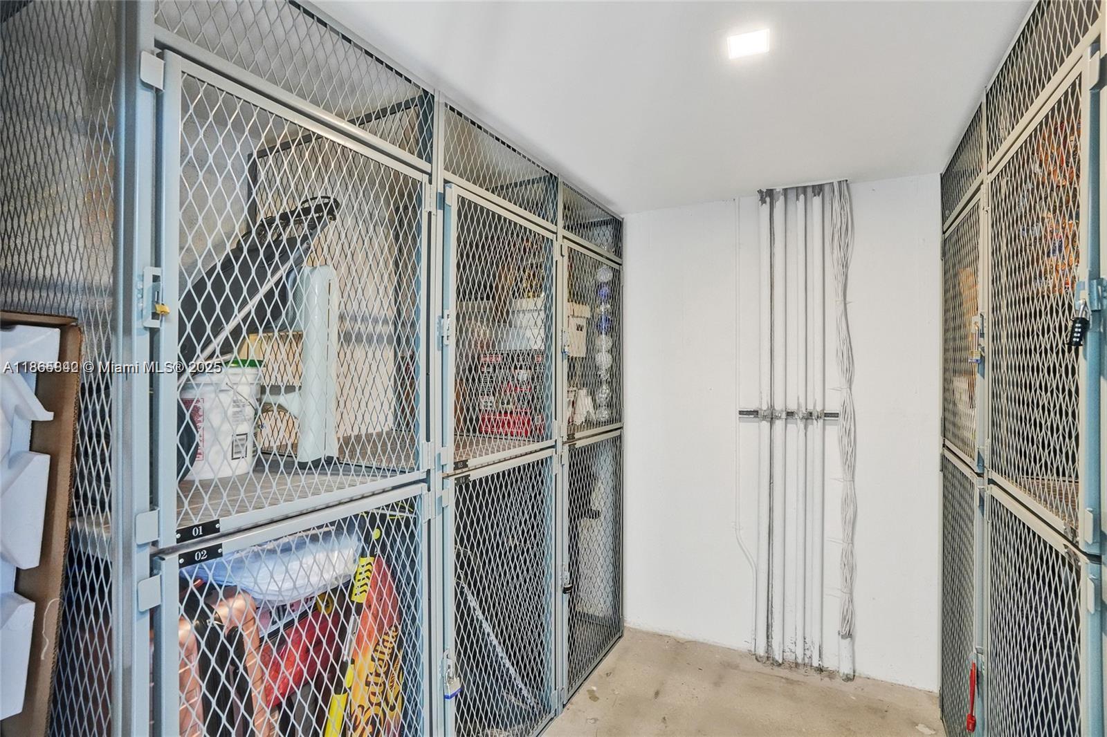 THE ISLANDER CLUB CONDO - Residential