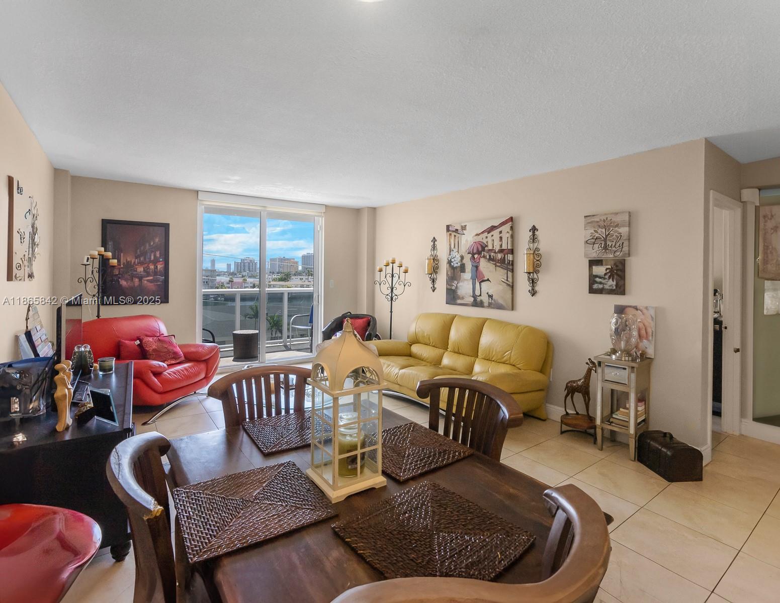 THE ISLANDER CLUB CONDO - Residential