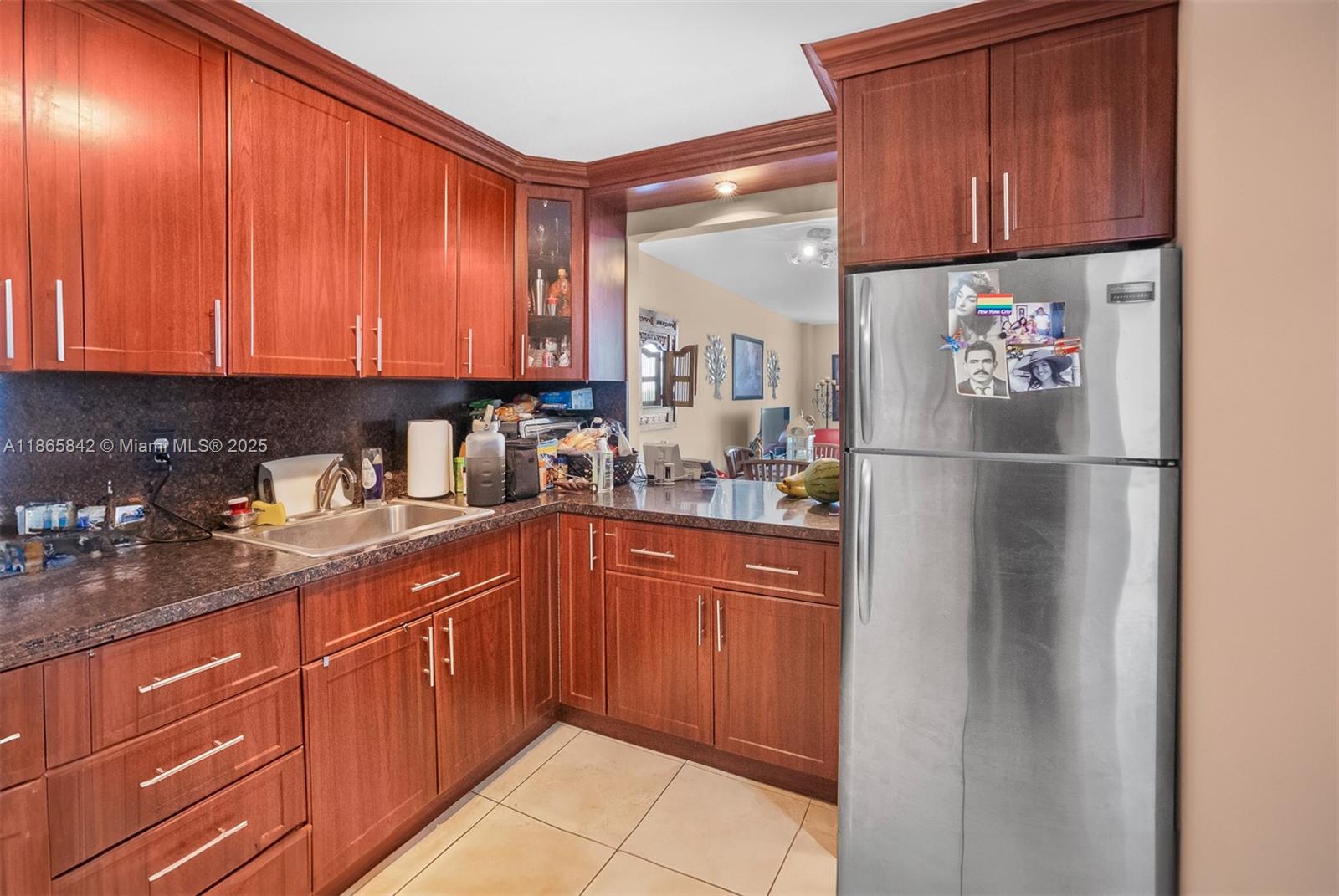 THE ISLANDER CLUB CONDO - Residential