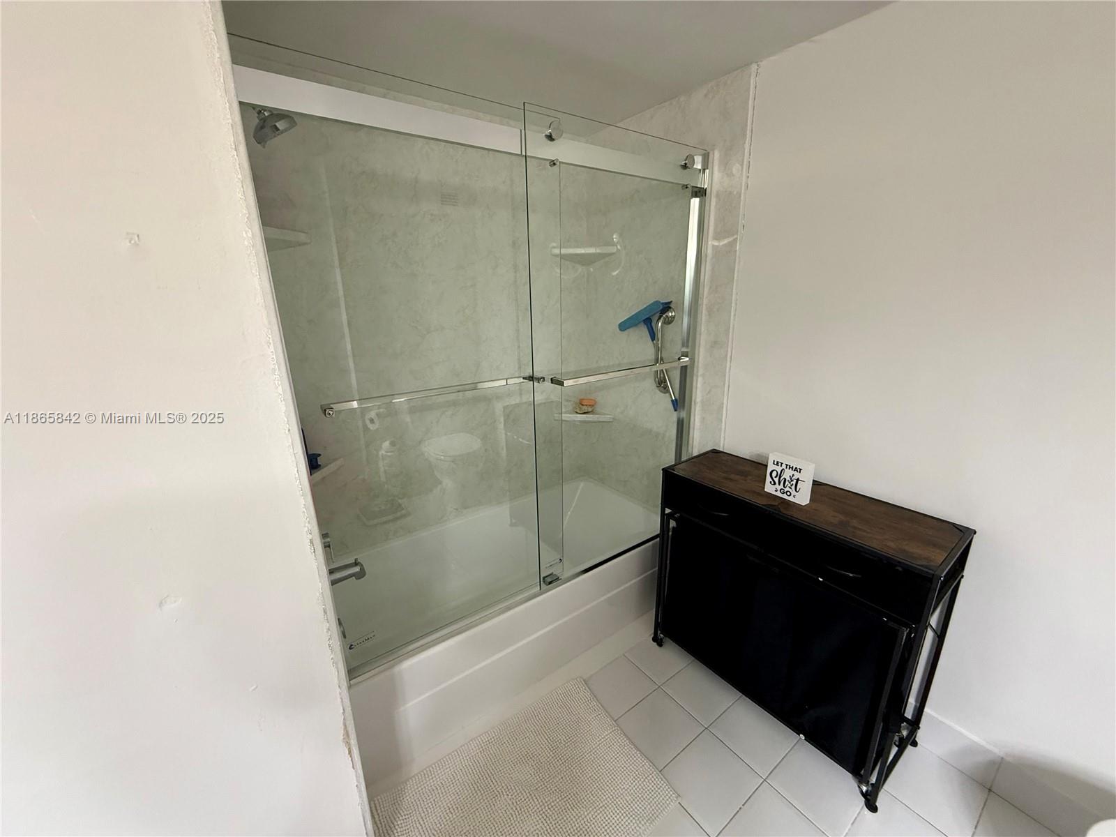 THE ISLANDER CLUB CONDO - Residential