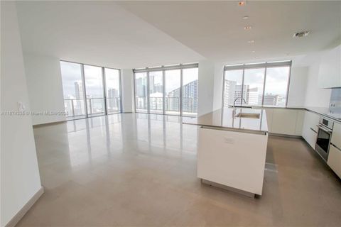 88 SW 7 4111 Miami FL 33130