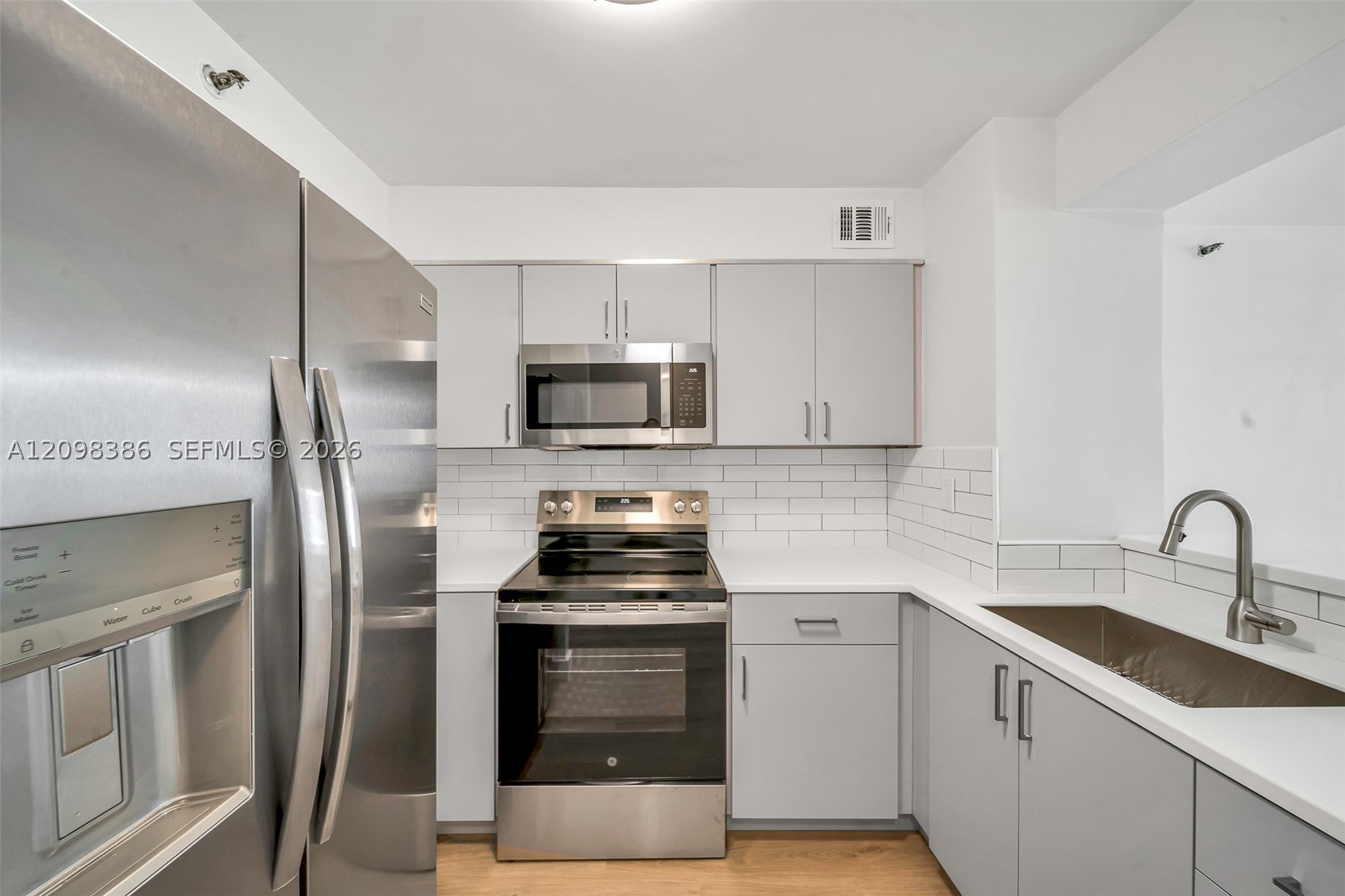 501 SW 1st St 502