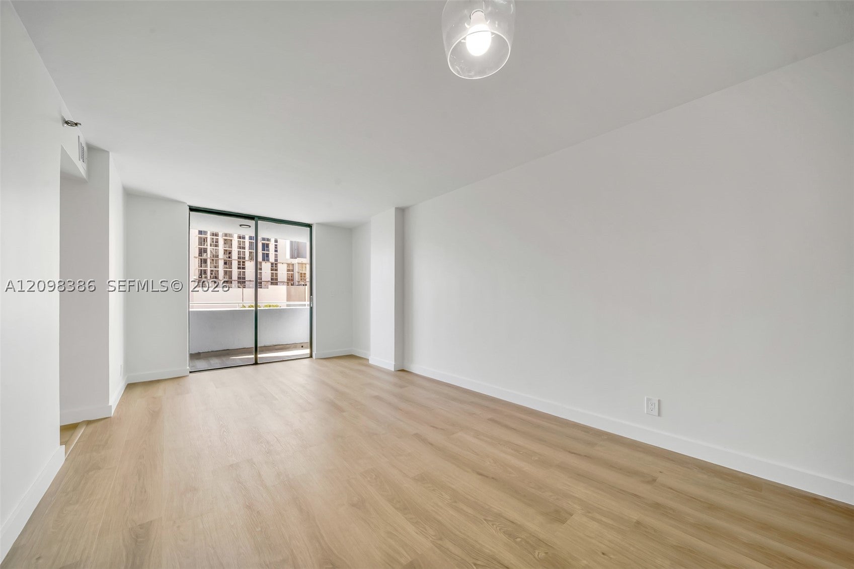501 SW 1st St 502