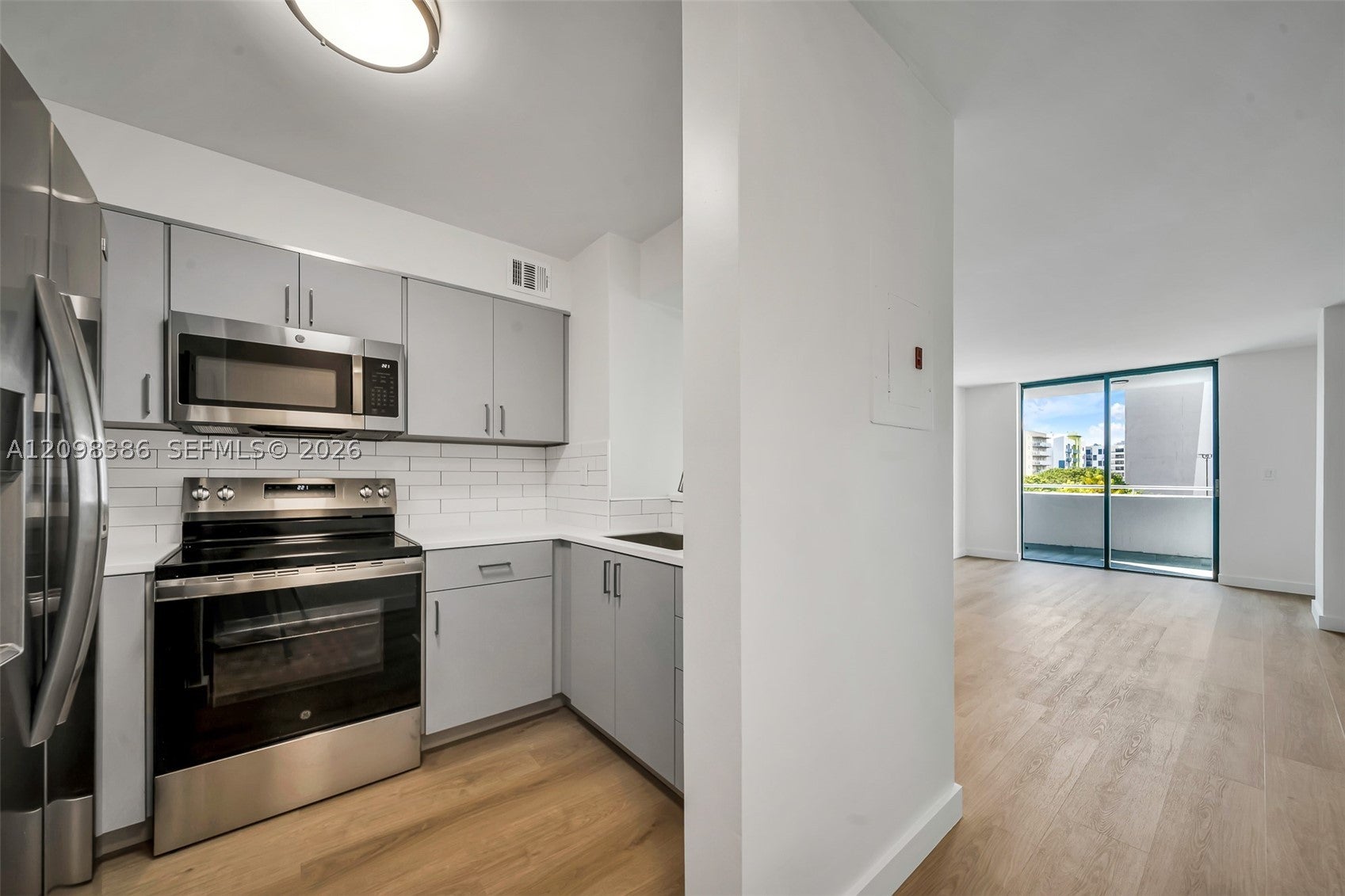 501 SW 1st St 502