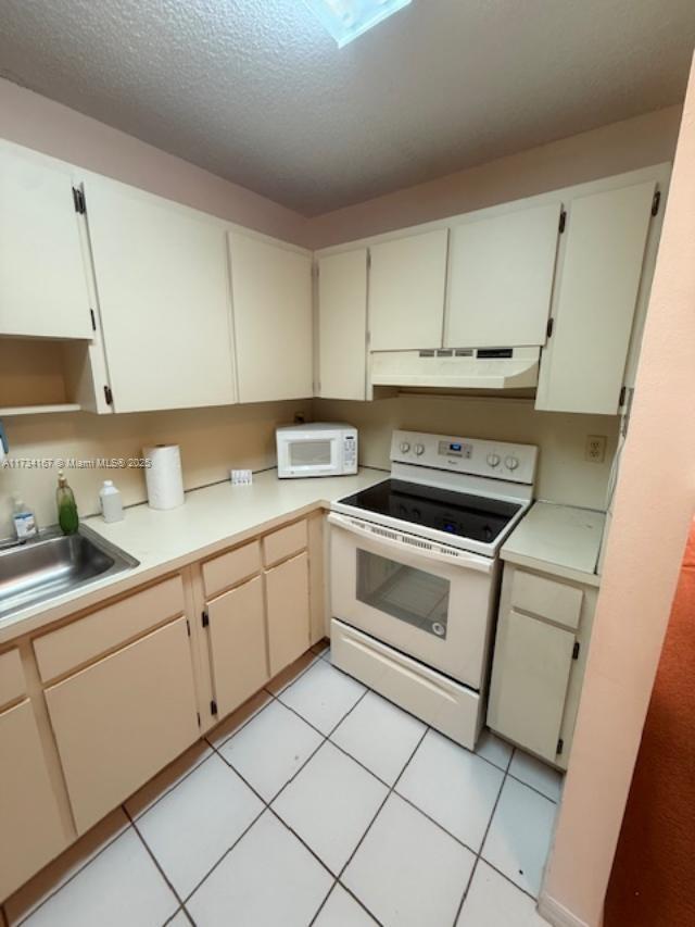 TERRA LAKE VILLAS CONDO - Residential