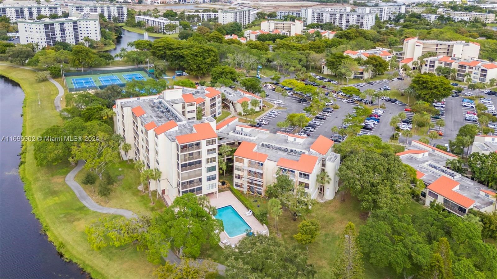 CYPRESS BEND I-D CONDO - Residential