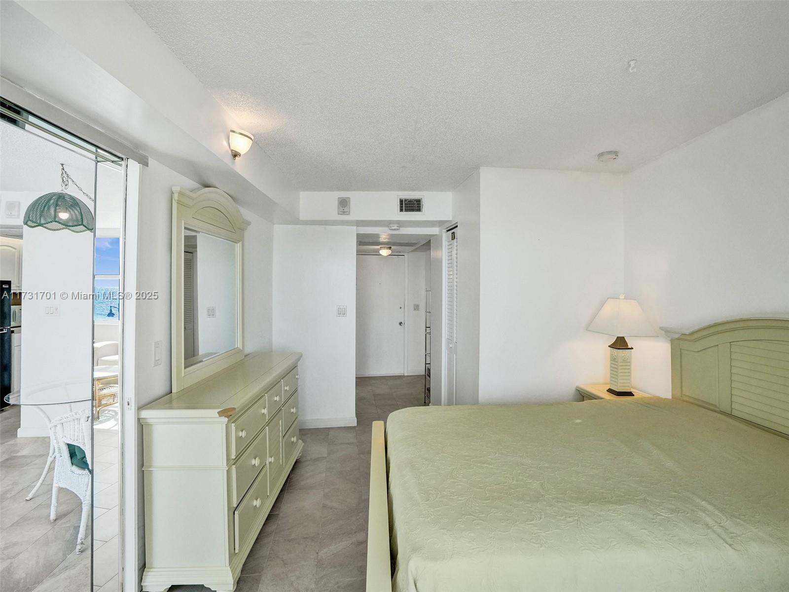 SEASONS CONDO - Residential