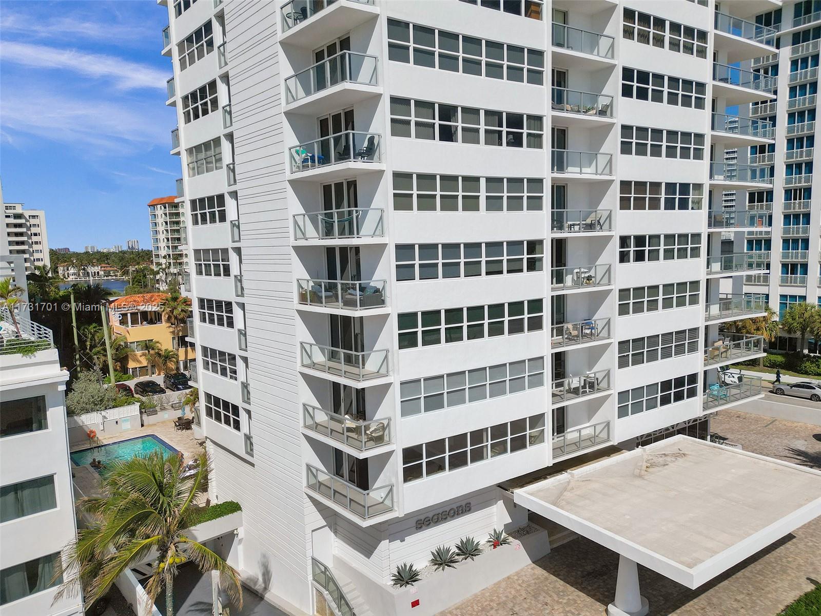SEASONS CONDO - Residential