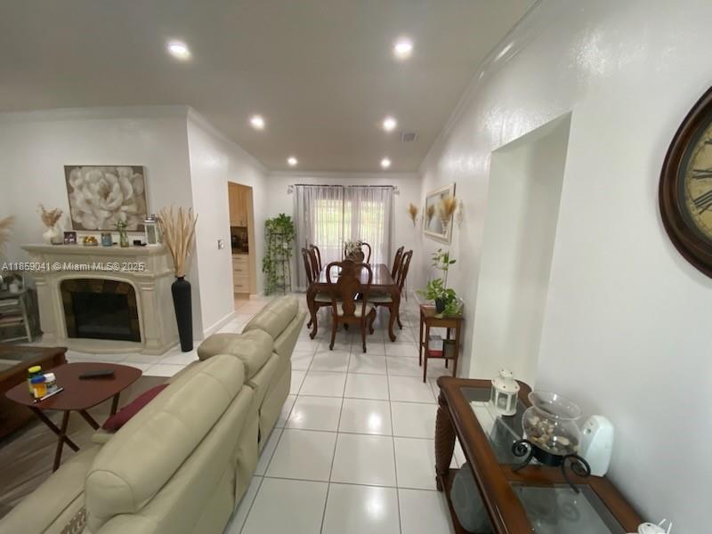 MEADOW WOOD MANOR #4 - Residential