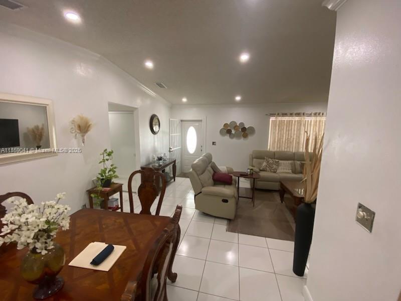 MEADOW WOOD MANOR #4 - Residential