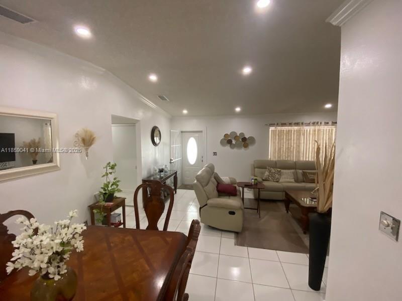 MEADOW WOOD MANOR #4 - Residential