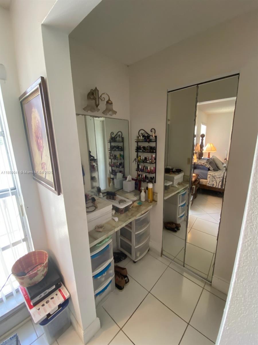 MEADOW WOOD MANOR #4 - Residential