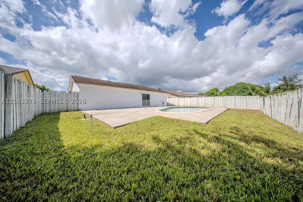405 SW 78th Ter