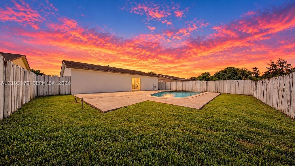 405 SW 78th Ter