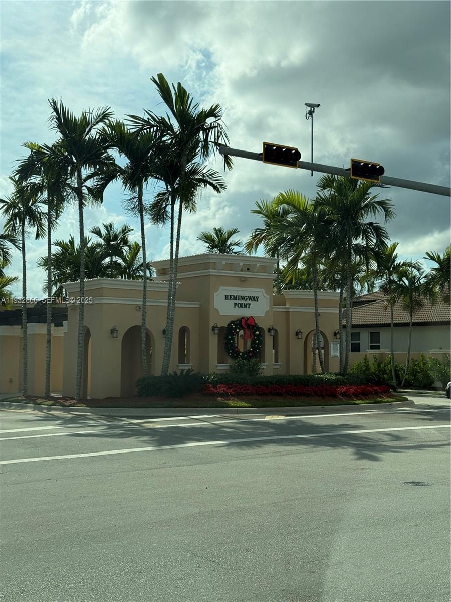 HEMINGWAY POINT - Residential