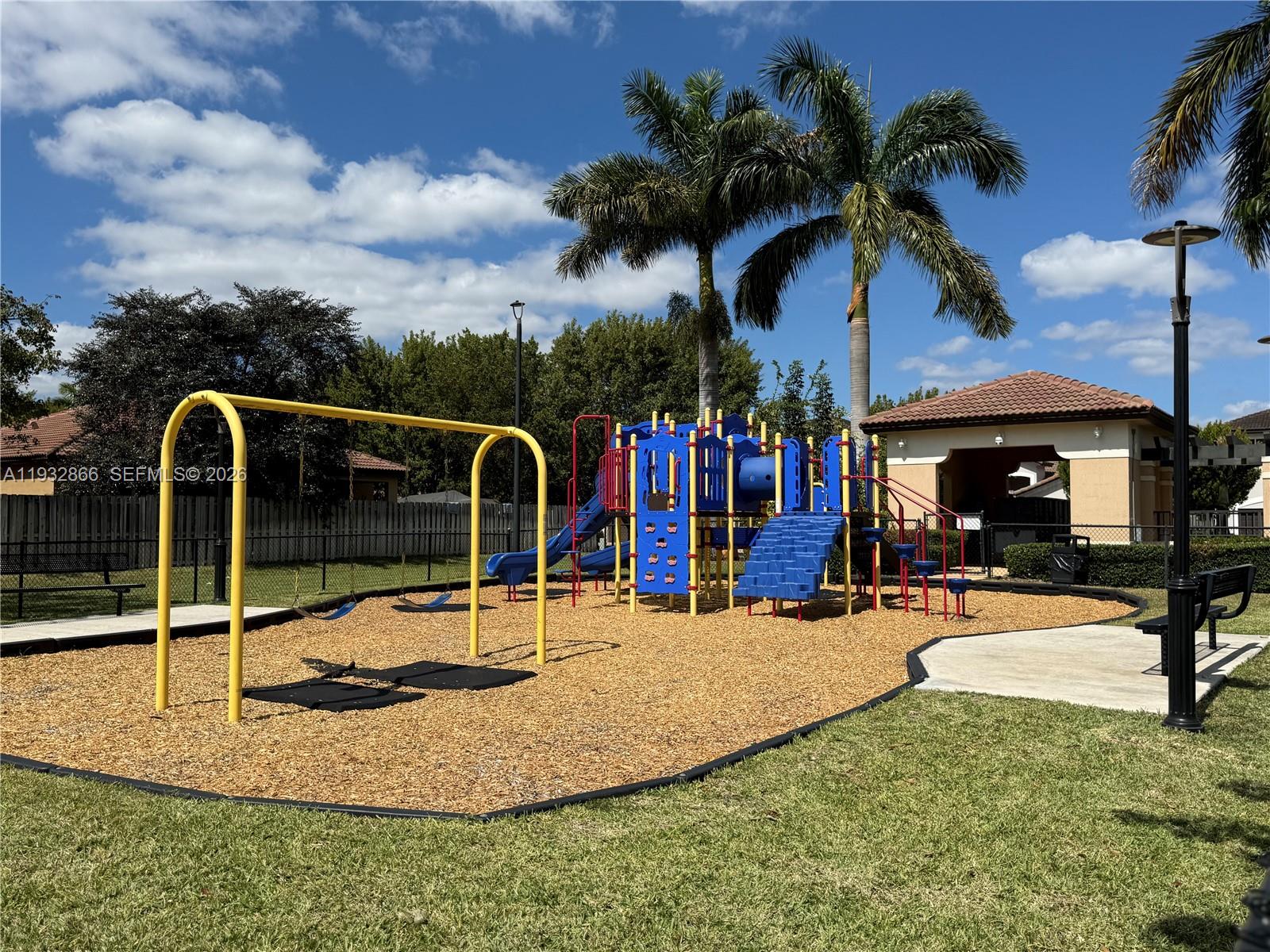 HEMINGWAY POINT - Residential