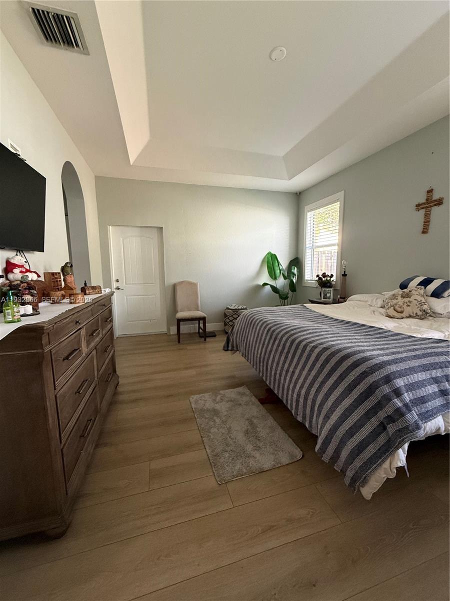 HEMINGWAY POINT - Residential