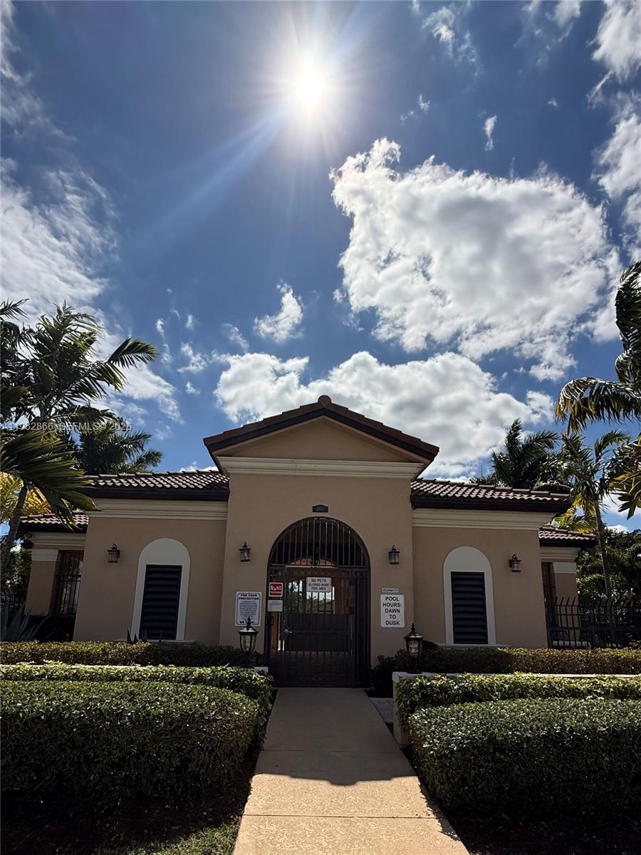 HEMINGWAY POINT - Residential