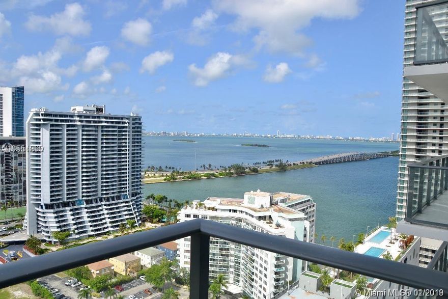 Beautiful brand new 2 beds+DEN/2 baths at Paraiso Bayviews. Wrap around balcony. Amazing  water and city views. Close to Midtown, Design District, Entertainment District, Wynwood, Cafes, restaurants, malls, etc.
Few minutes from beaches. Amazing amenities.! Call listing agent for showing.