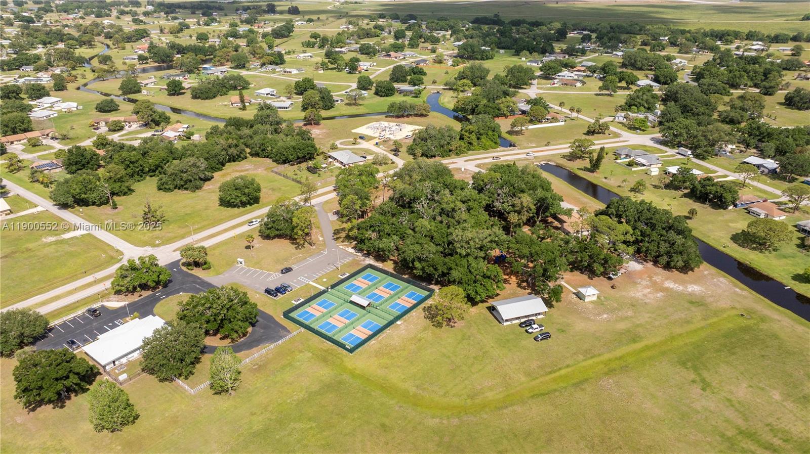 BLUE HERON GOLF + C.C. PB - Residential