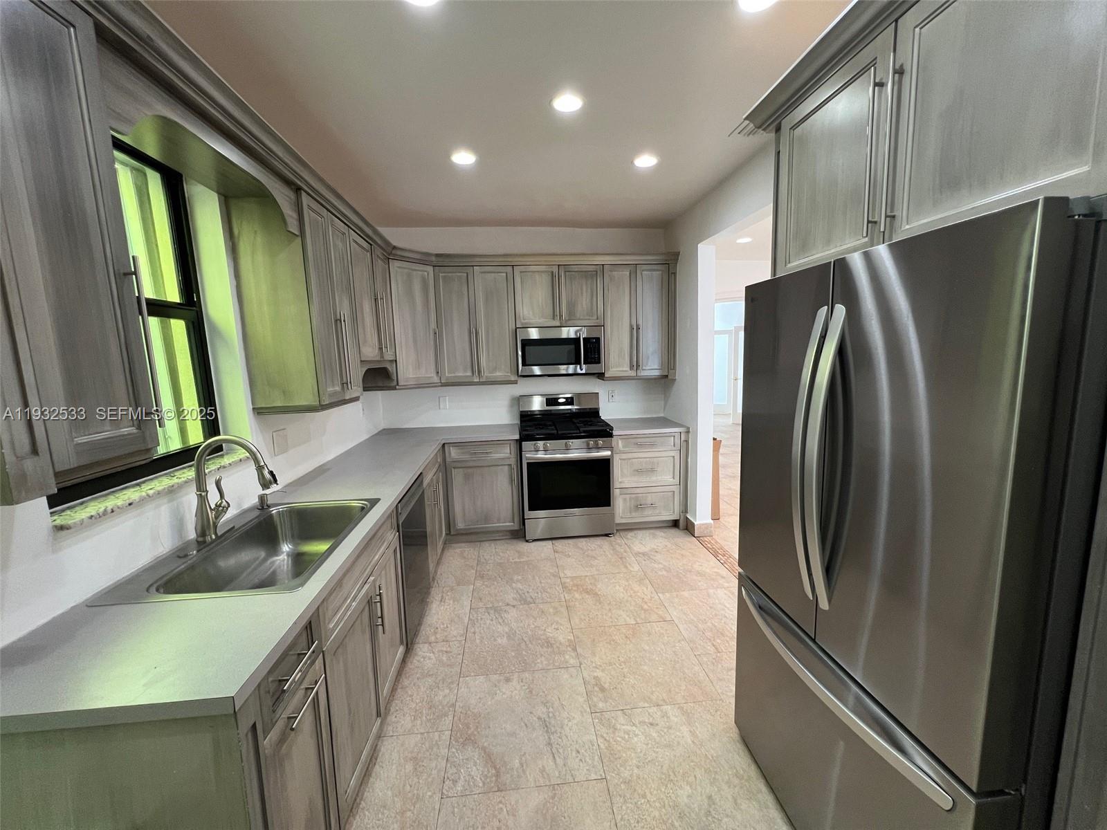 SURPRISE LAKE - Residential