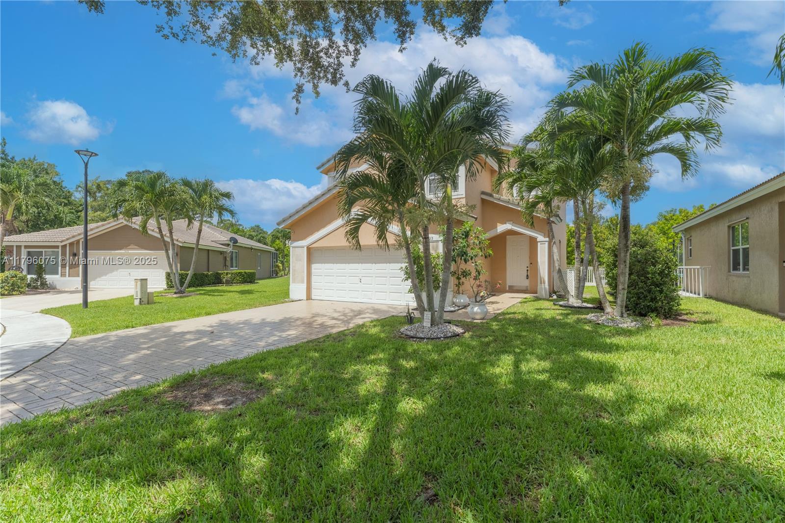 7423 NW 70th Ave