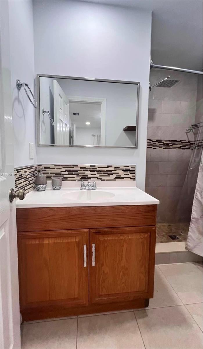 WINSTON PARK UNIT ONE - Residential Lease