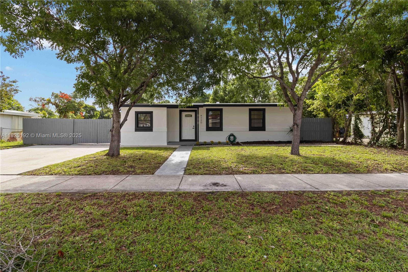 Property for Sale at 4730 Ne 15th Ave, Pompano Beach, Broward County, Florida - Bedrooms: 2 
Bathrooms: 2  - $399,000