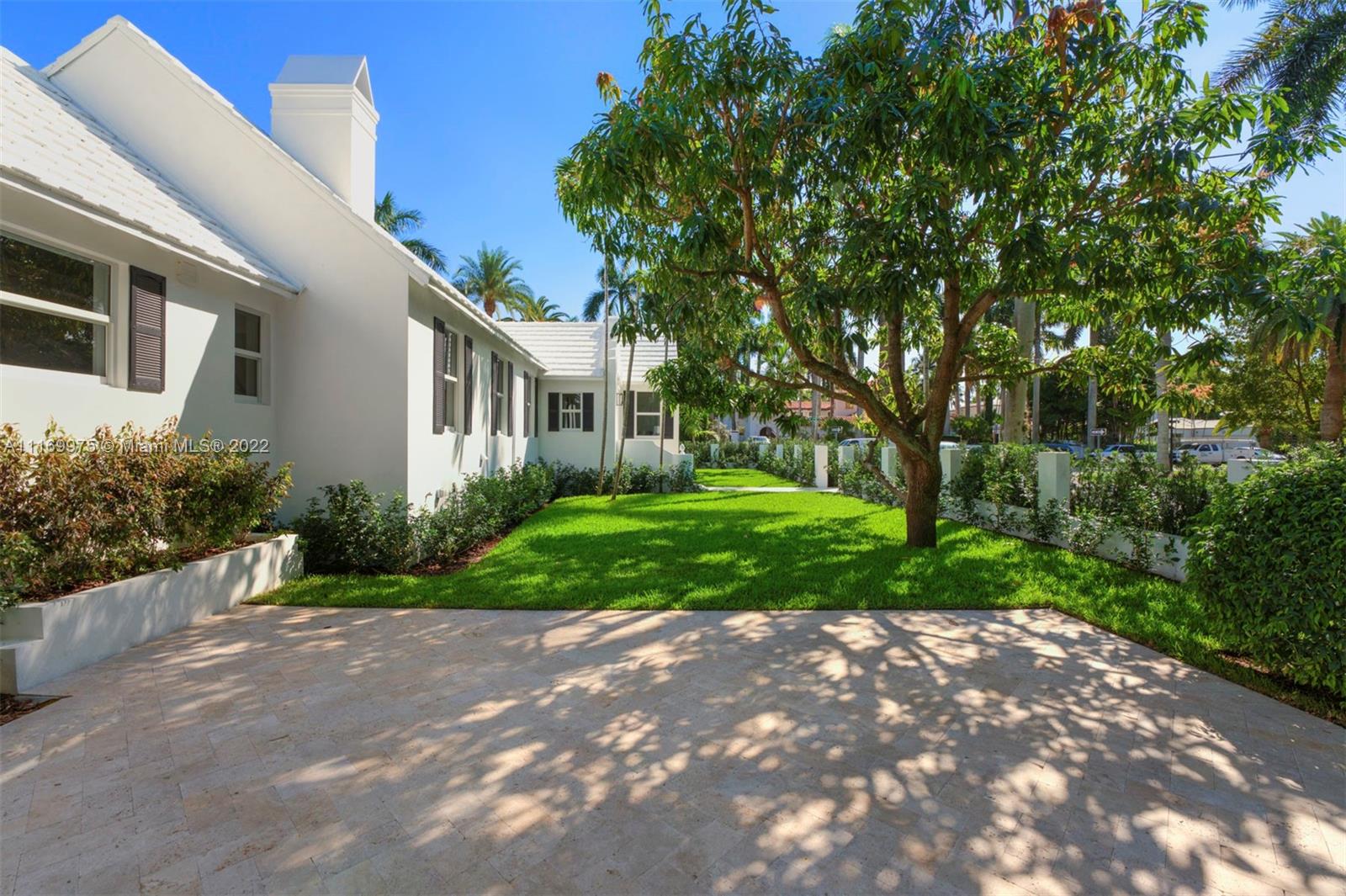 SUNSET ISLANDS-ISLAND NO - Residential