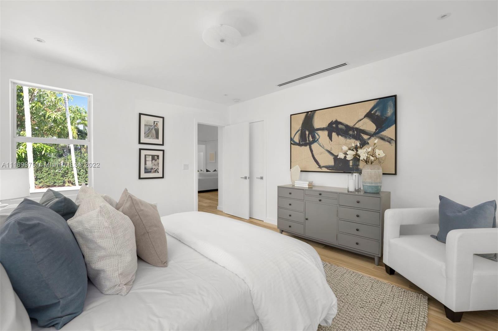 SUNSET ISLANDS-ISLAND NO - Residential