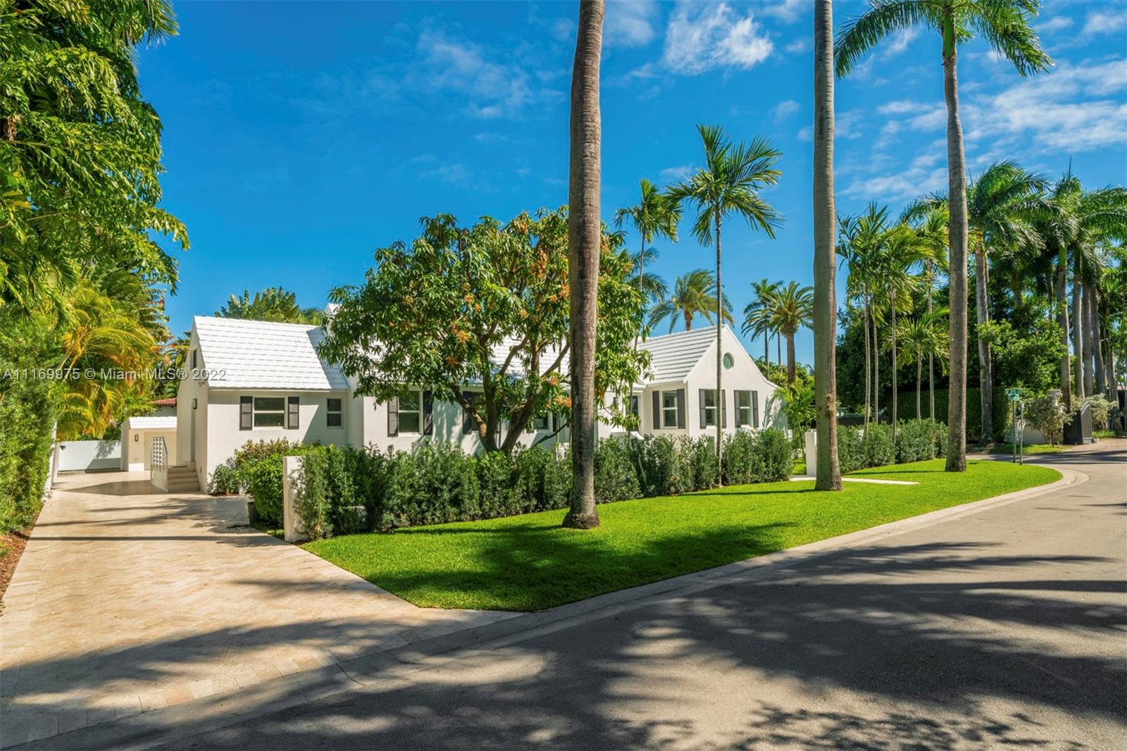 SUNSET ISLANDS-ISLAND NO - Residential