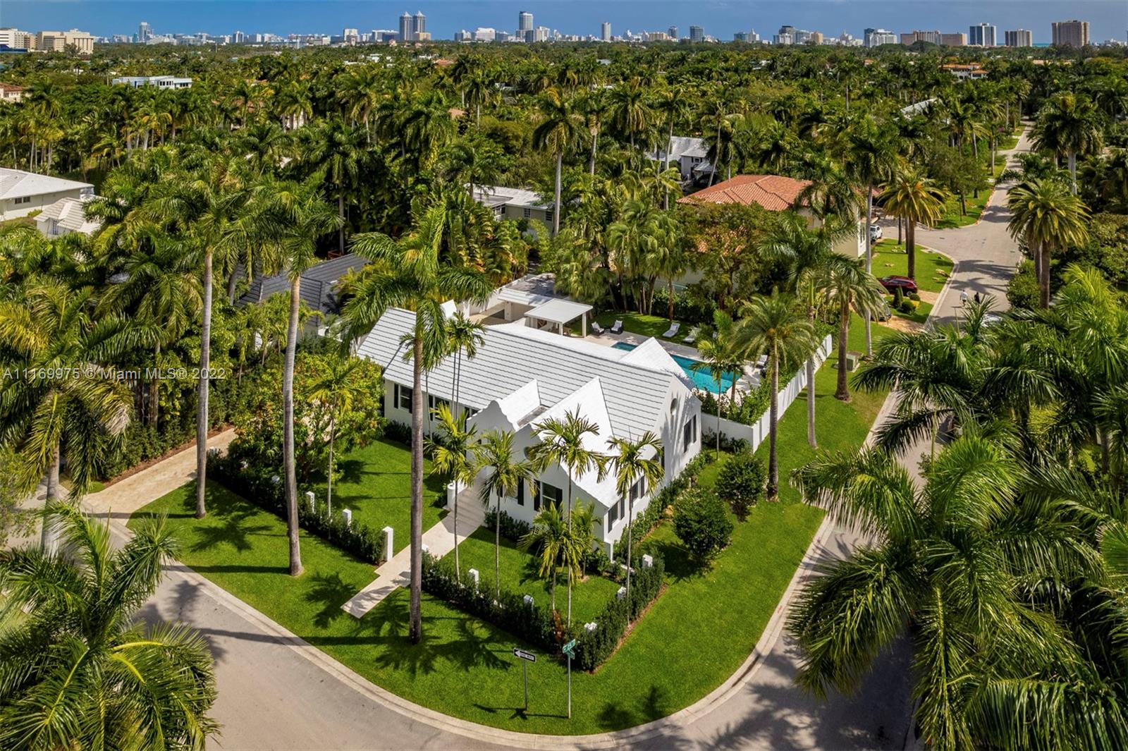 SUNSET ISLANDS-ISLAND NO - Residential