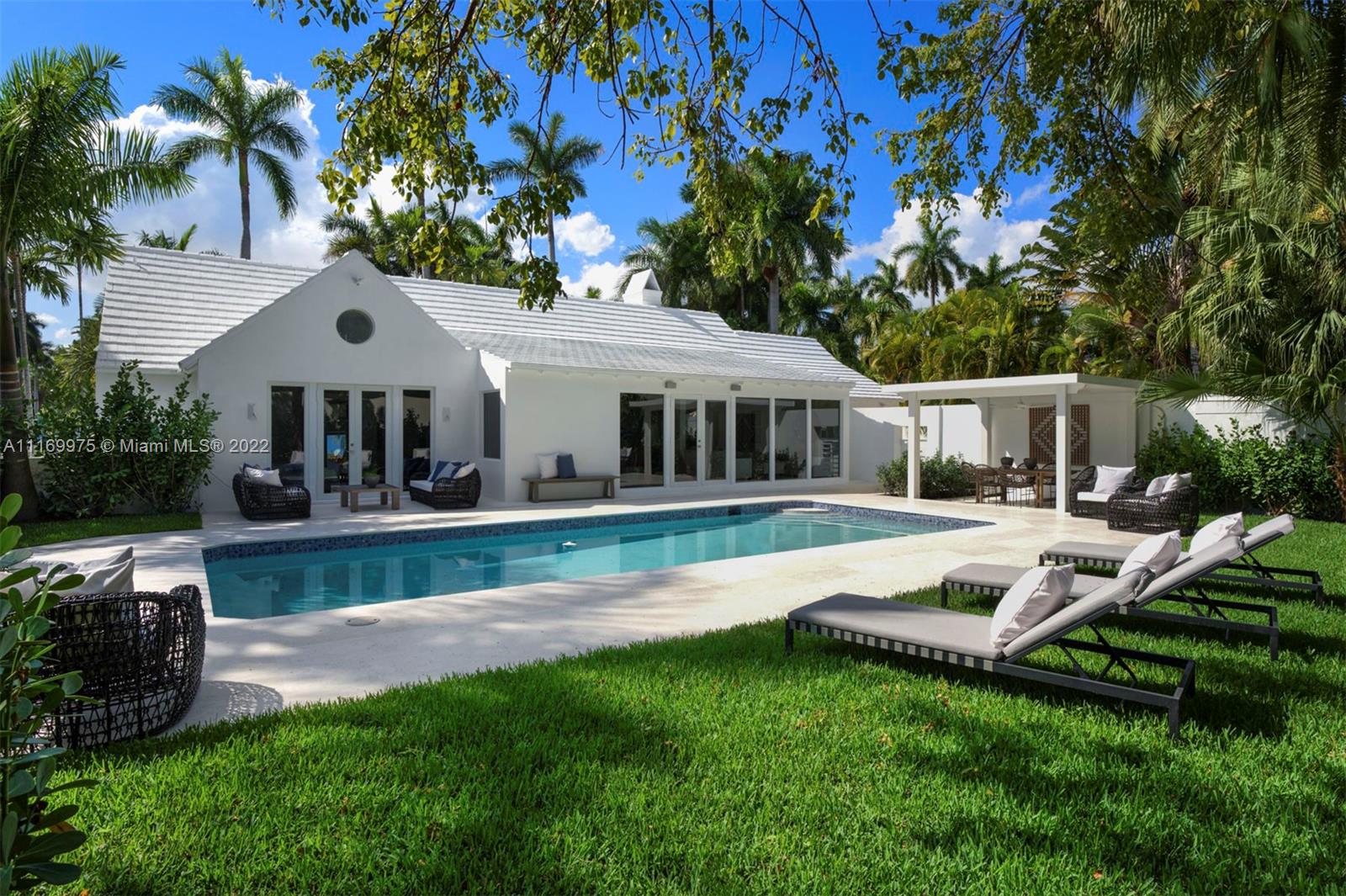 SUNSET ISLANDS-ISLAND NO - Residential