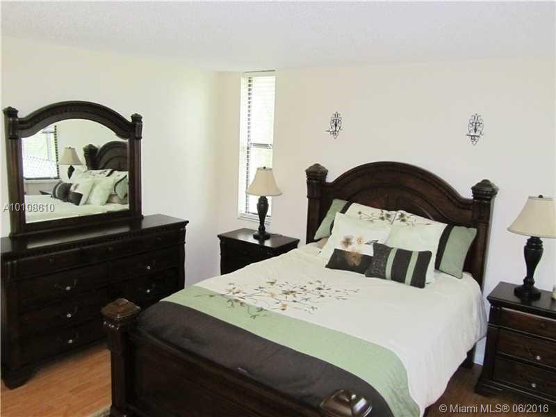 Royal Palm At Plantation - Residential Lease