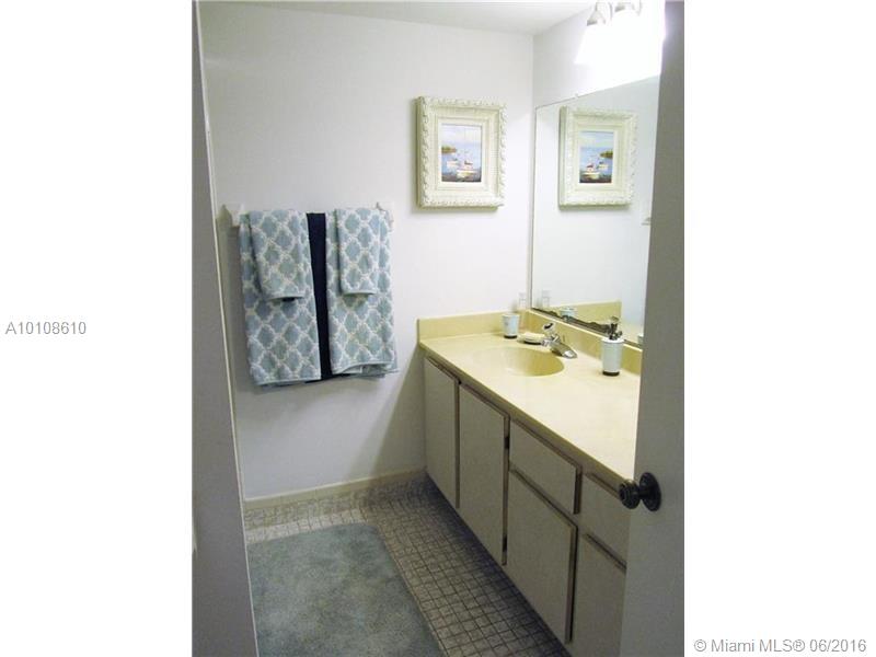 Royal Palm At Plantation - Residential Lease