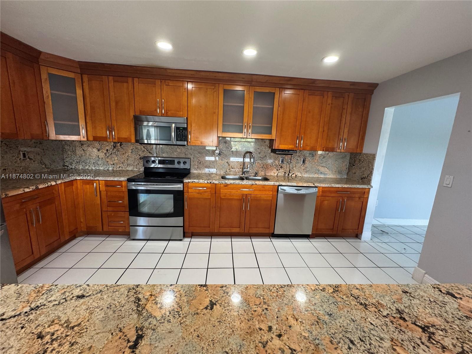 PLAYA LAGO CONDO PH II - Residential