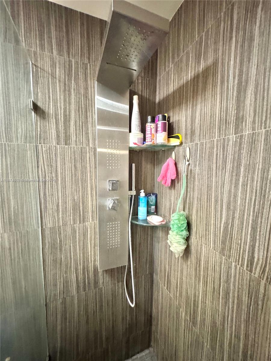 PLAYA LAGO CONDO PH II - Residential