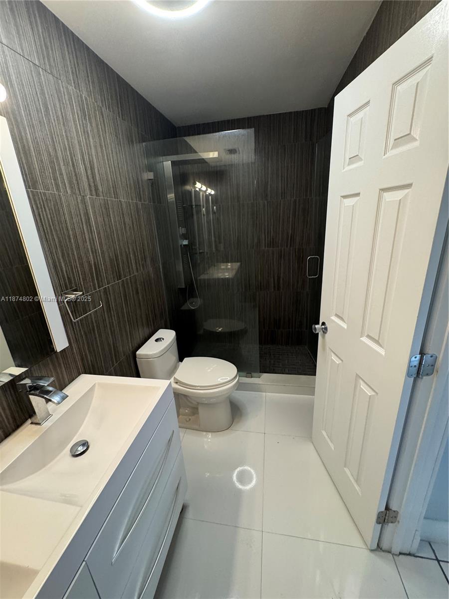 PLAYA LAGO CONDO PH II - Residential