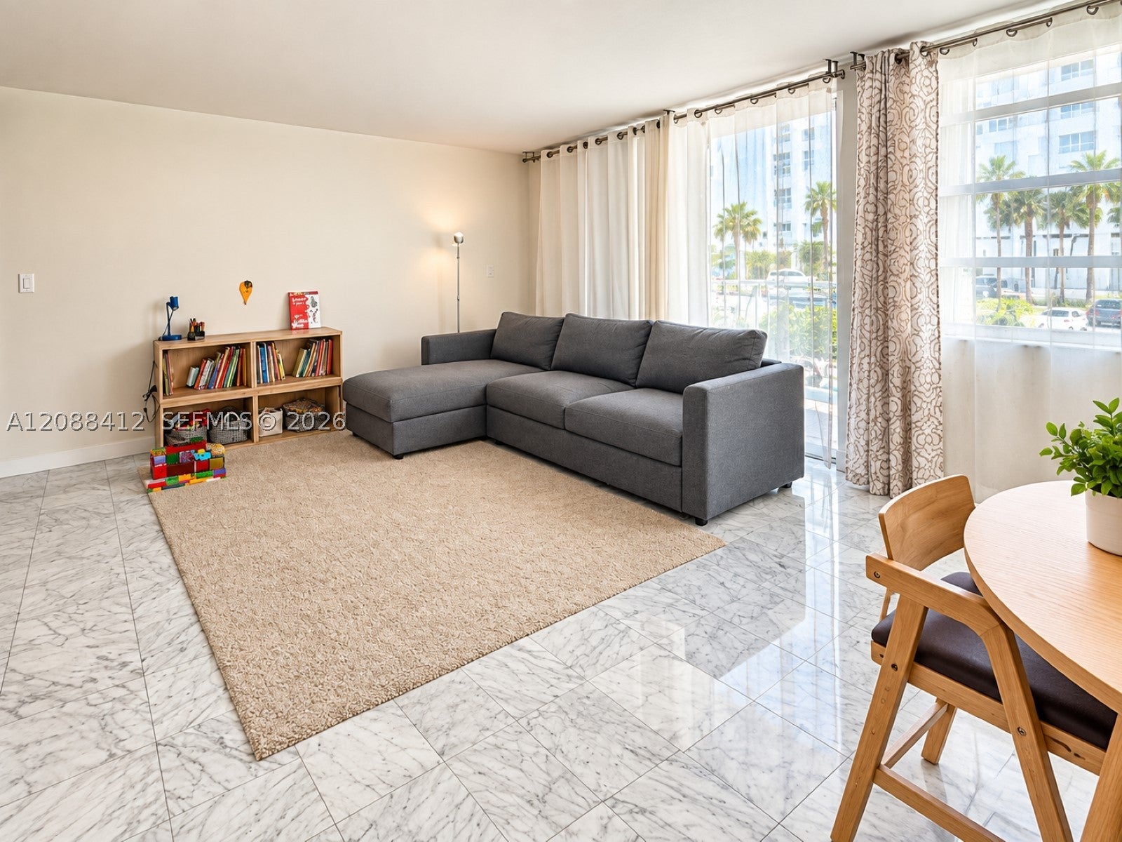 430 Golden Isles Dr 205, Hallandale Beach FL 33009