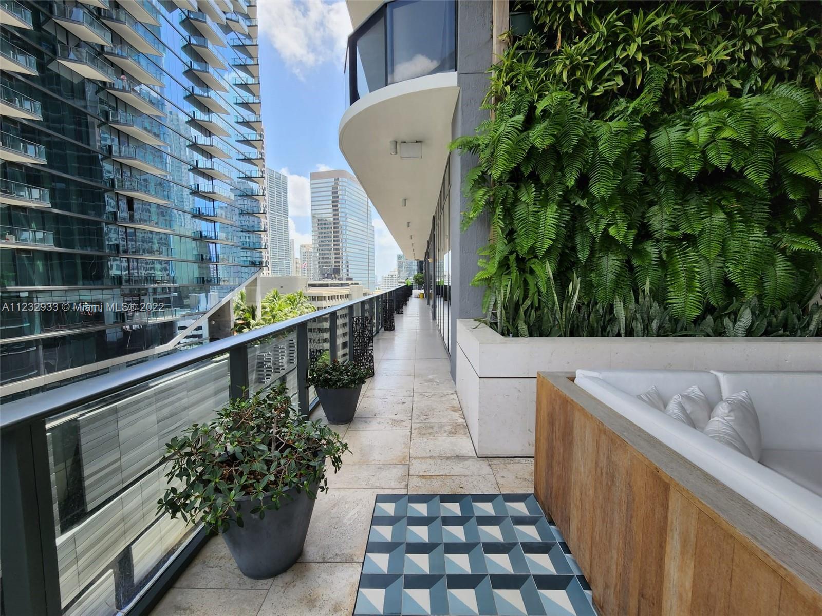 801 SMA RESIDENCES CONDO - Residential