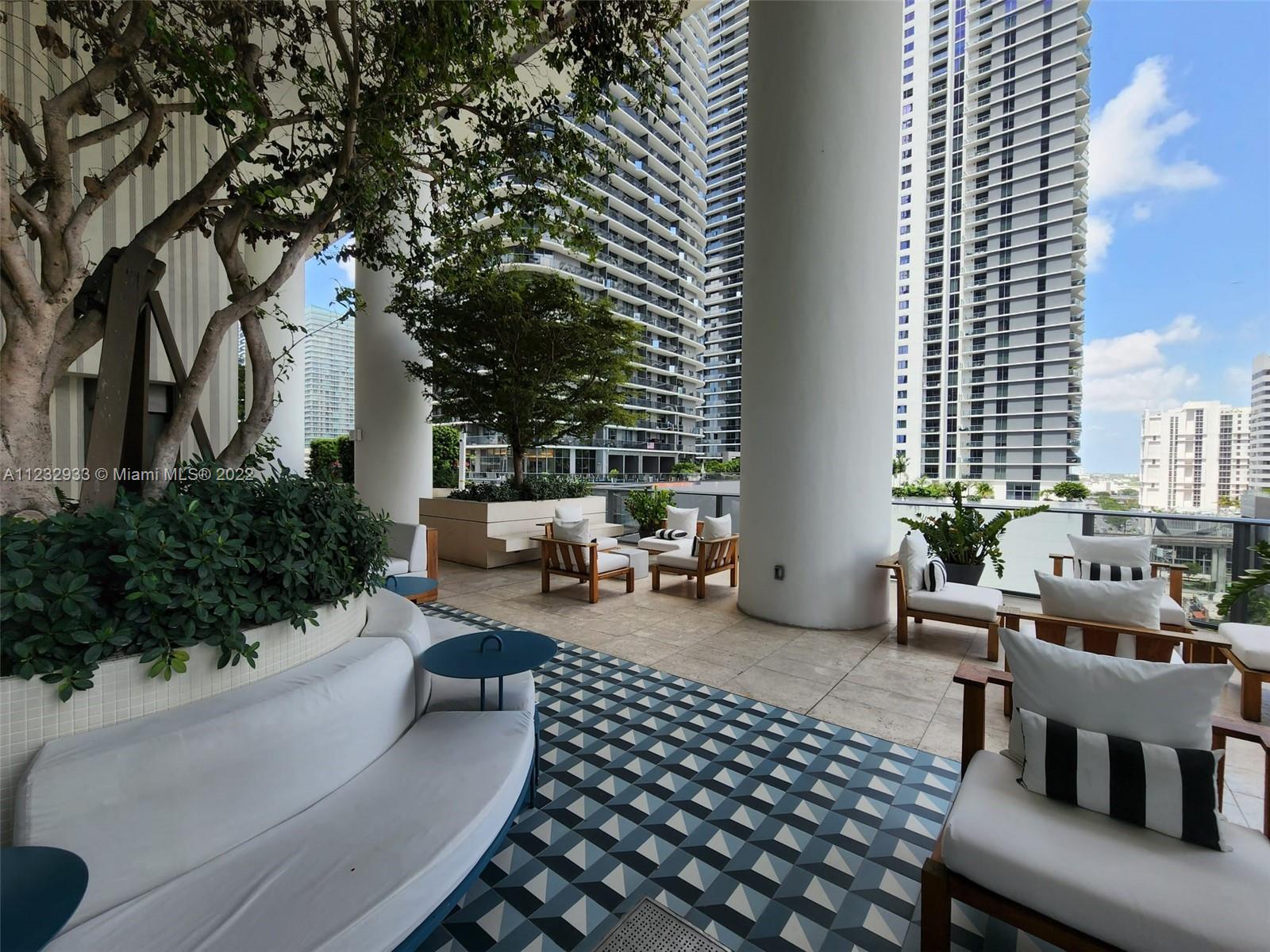801 SMA RESIDENCES CONDO - Residential