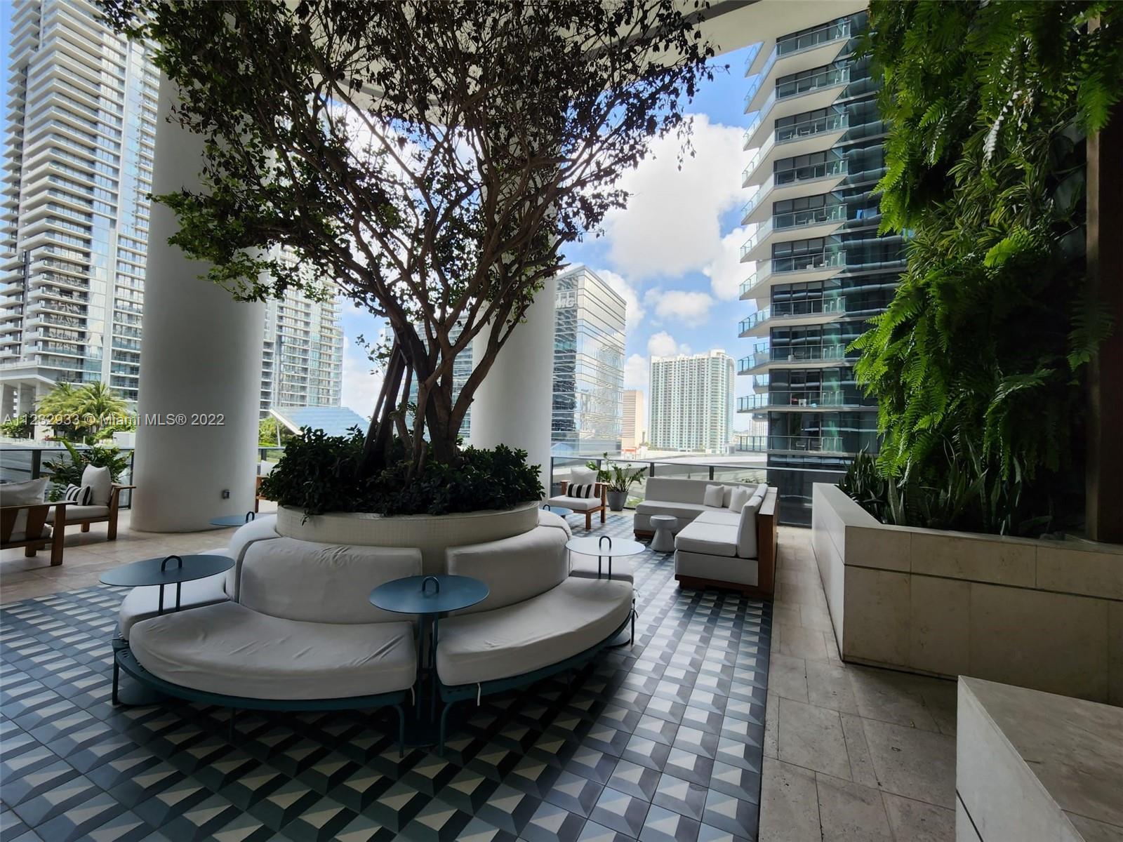 801 SMA RESIDENCES CONDO - Residential