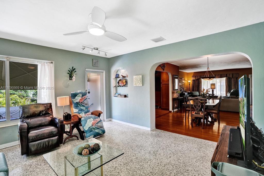 MIAMI SHORES SEC 6 - Residential