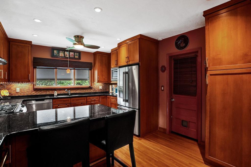MIAMI SHORES SEC 6 - Residential